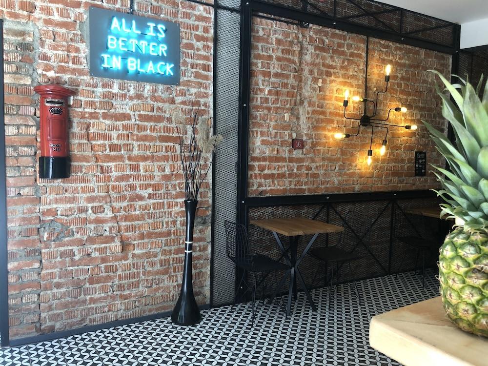 Black Suit Istanbul Exterior foto